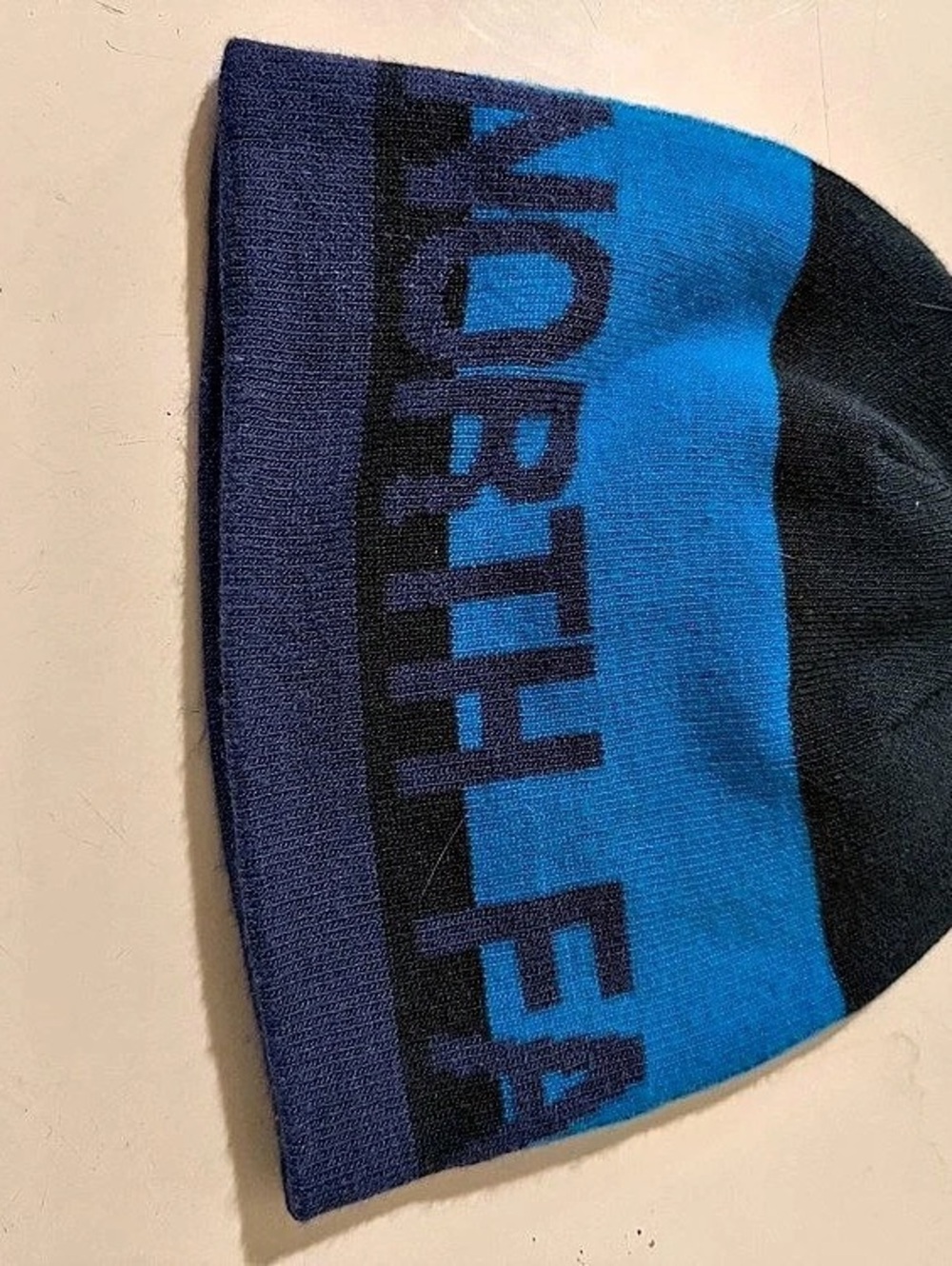 North Face Color Block Beanie in Blue & Black Like New